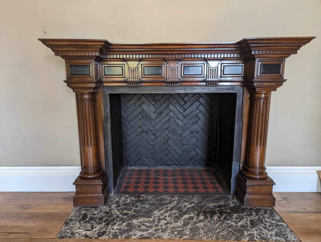 Original oak fireplace and mantle, french polished and ebonised