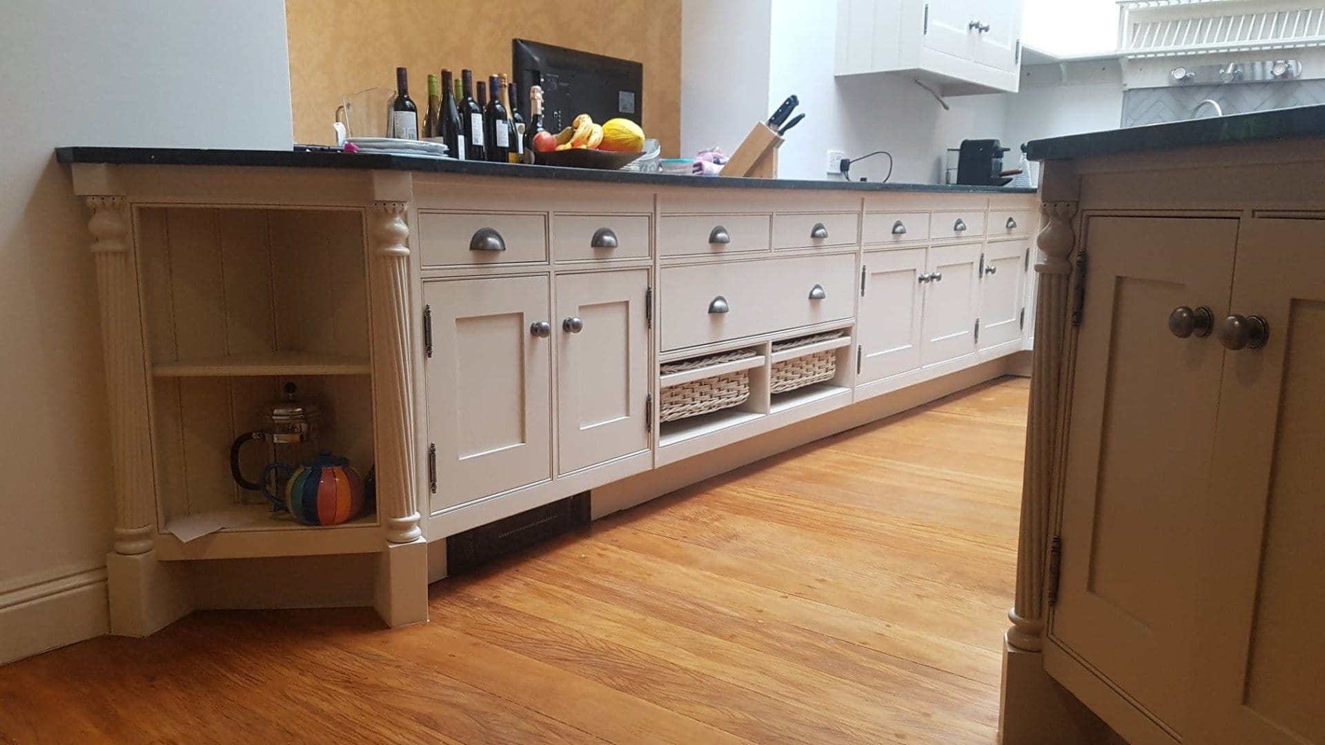 Spray paint kitchen units, restore and paint kitchen, old kitchen units restored, old kitchen restoration